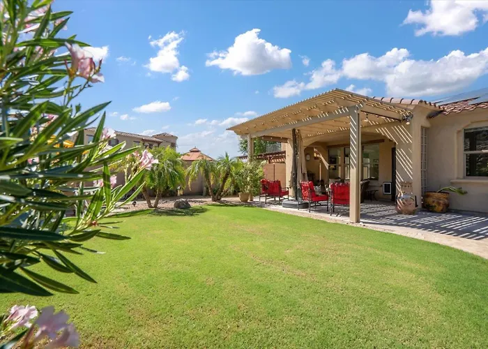 Estrella Golden Oasis Mountain View Back Yard! *