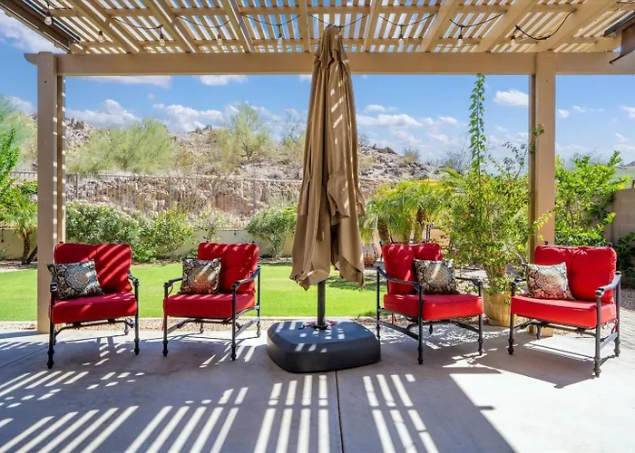 Estrella Golden Oasis Mountain View Back Yard!